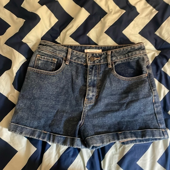 PacSun Mom Denim Shorts June Blue - Picture 2 of 3